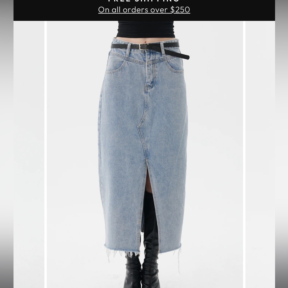 Storets- Peyton Denim Skirt × 1
S / Light Wash